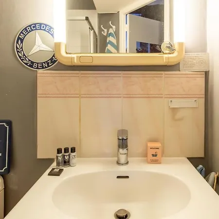 Lombards - Cozy In The Heart Of Place Du Chatelet. * Parijs